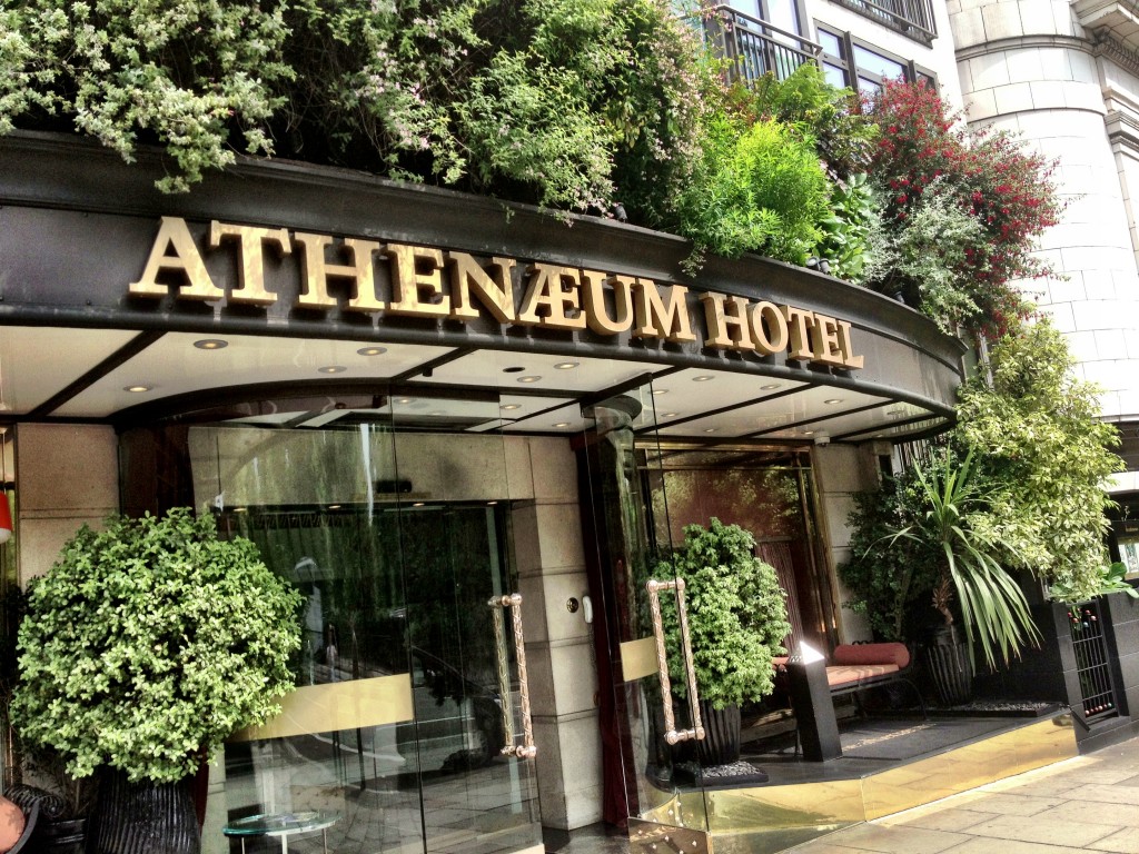 khach-san-athenaeum-09