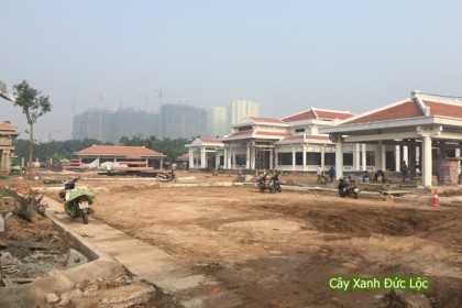 Bên trong sân nhà Tang Lễ